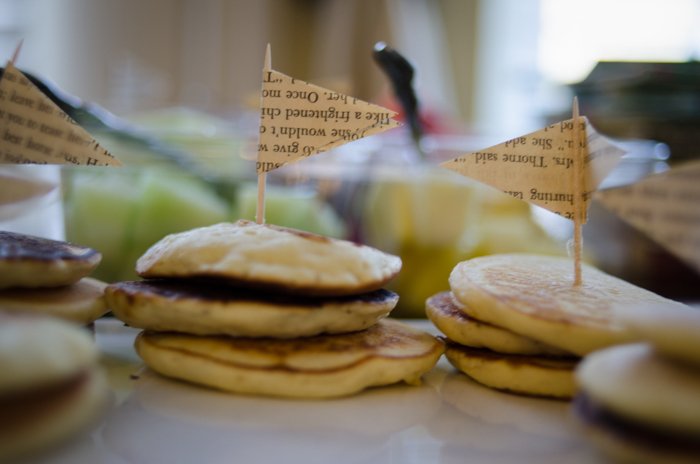 Love this super cute baby shower idea! I love these mini pancake stacks!