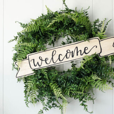 DIY Wood Welcome Banner for wreath