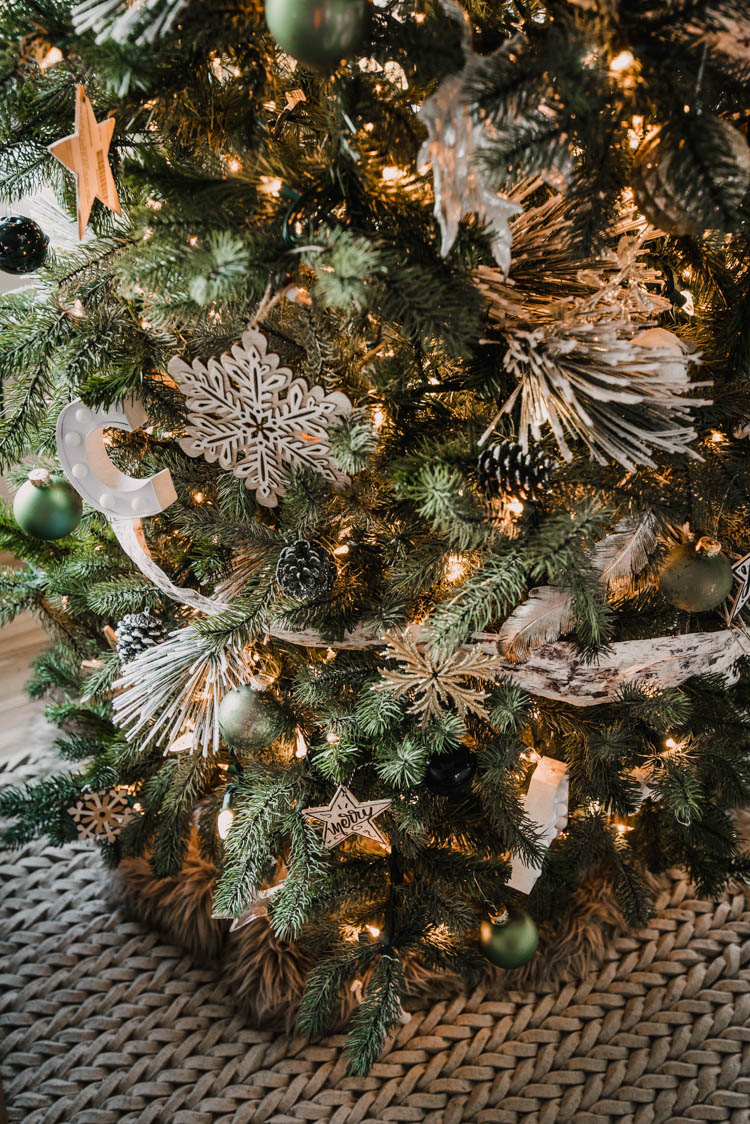 Christmas Tree Decorating Tips: Adding Colour - Lemon Thistle
