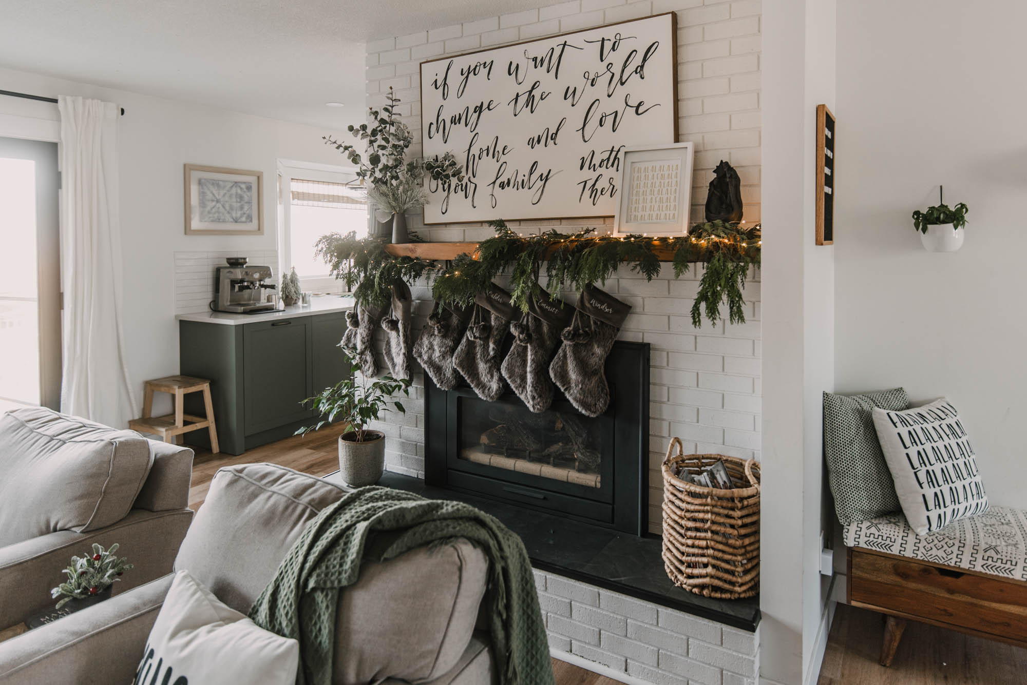 Cozy Modern Holiday Home Tour - Lemon Thistle